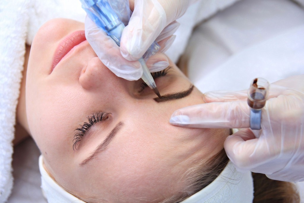 Tatouage sourcils
