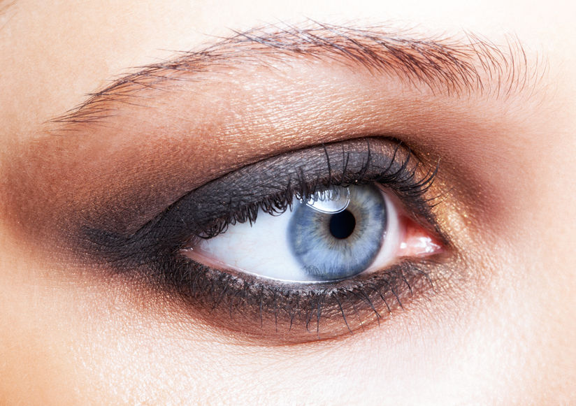 Maquillage des yeux bleu