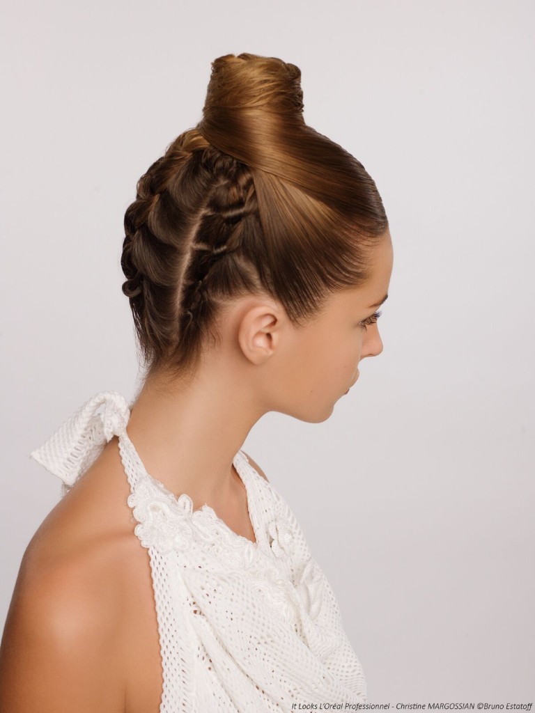 Coiffure : Christine Margossian Photographe : Bruno Estatoff Maquillage : Valérie Dumond Stylisme: Bruno Guiot
