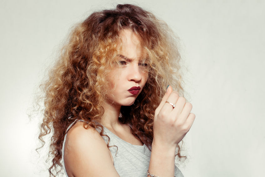 Hair dusting : La technique pour se débarrasser des fourches