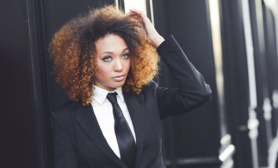 Comment protéger ses cheveux avant et après une coloration ?