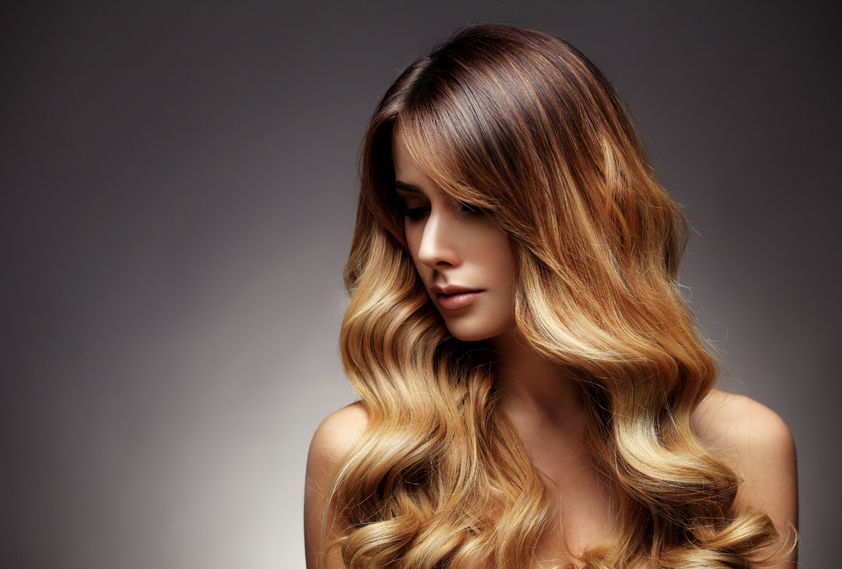 10 idées reçues sur les cheveux